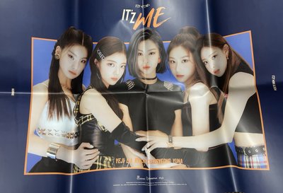 ITZY 迷二 海報 3款一起