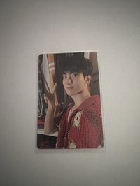 紅衣小男孩