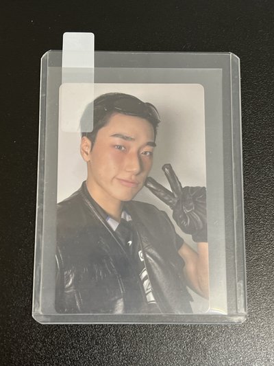 傘尼臉頰比ya