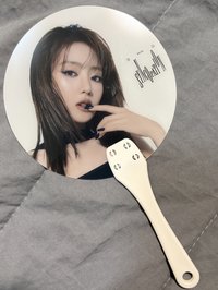 妮 小扇子