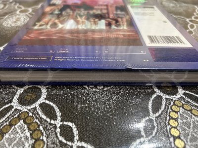 TWICE World In A Day 2020 ! Beyond LIVE 寫真書