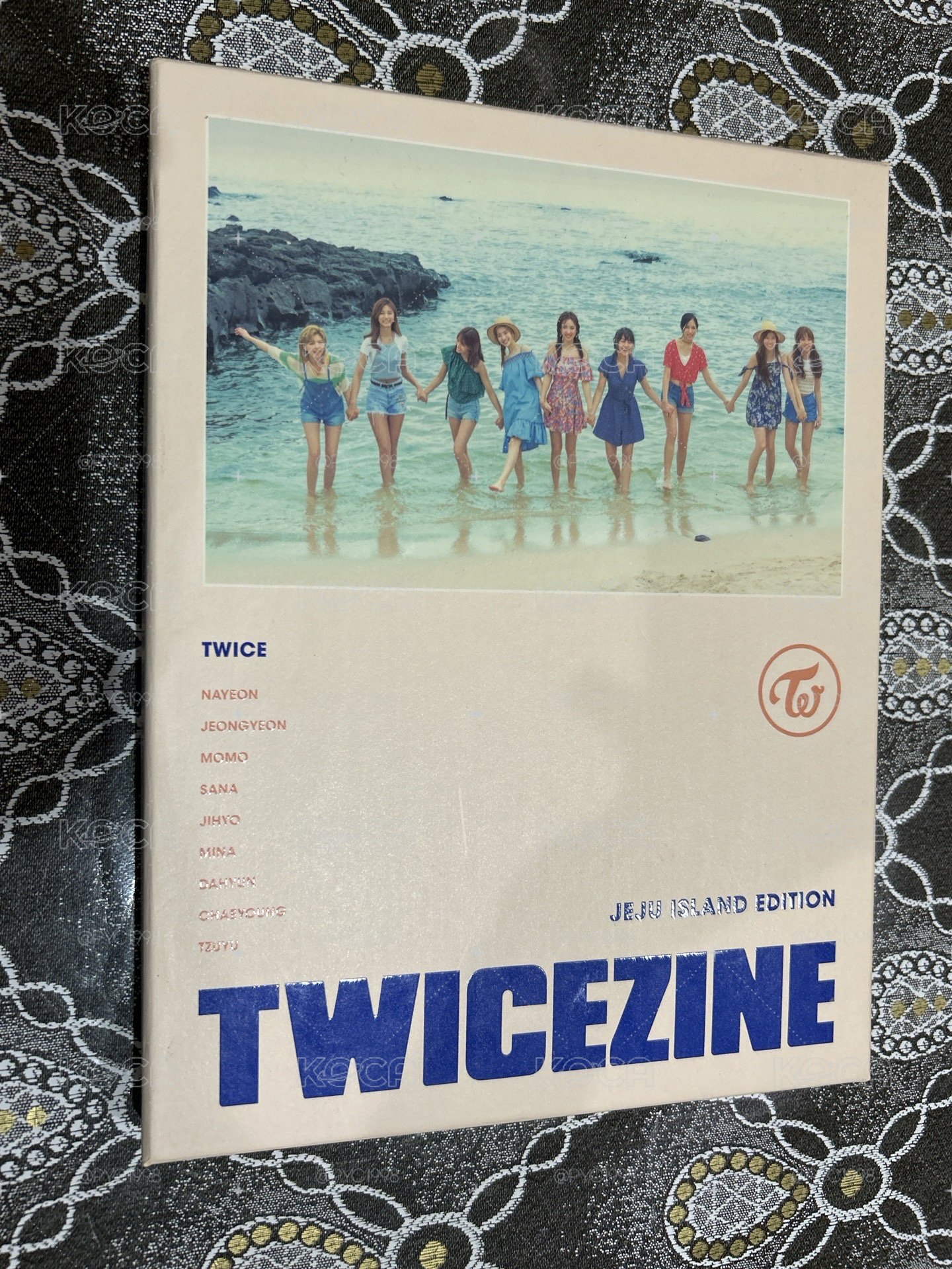 TWICEZINE JEJU ISLAND EDITION !           濟州島寫真集