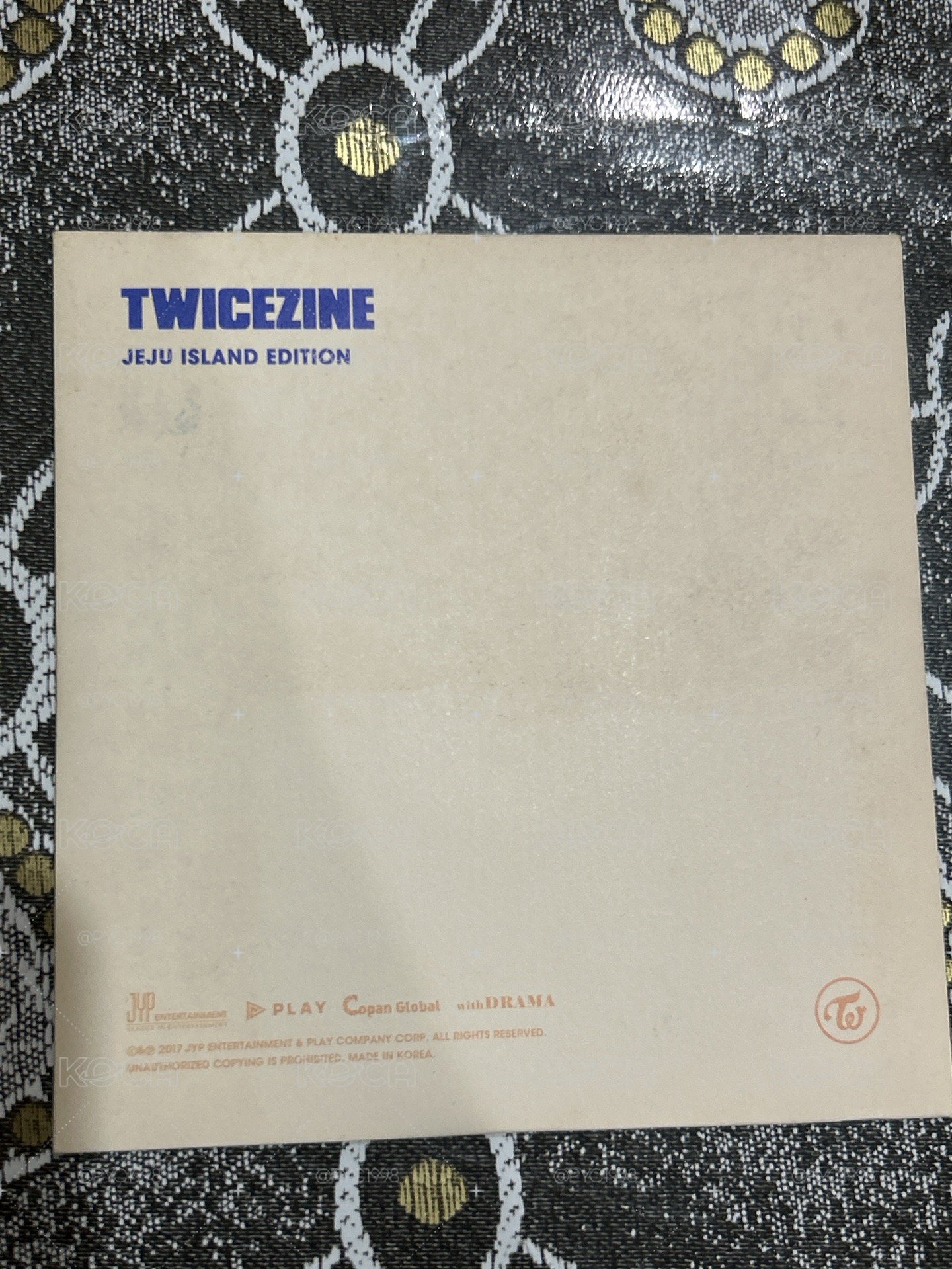 TWICEZINE JEJU ISLAND EDITION !           濟州島寫真集