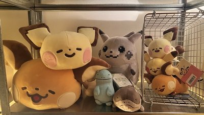 卡娜赫拉 x 寶可夢Pokémon Yurutto 皮卡丘 玩偶 趴姿 吊飾