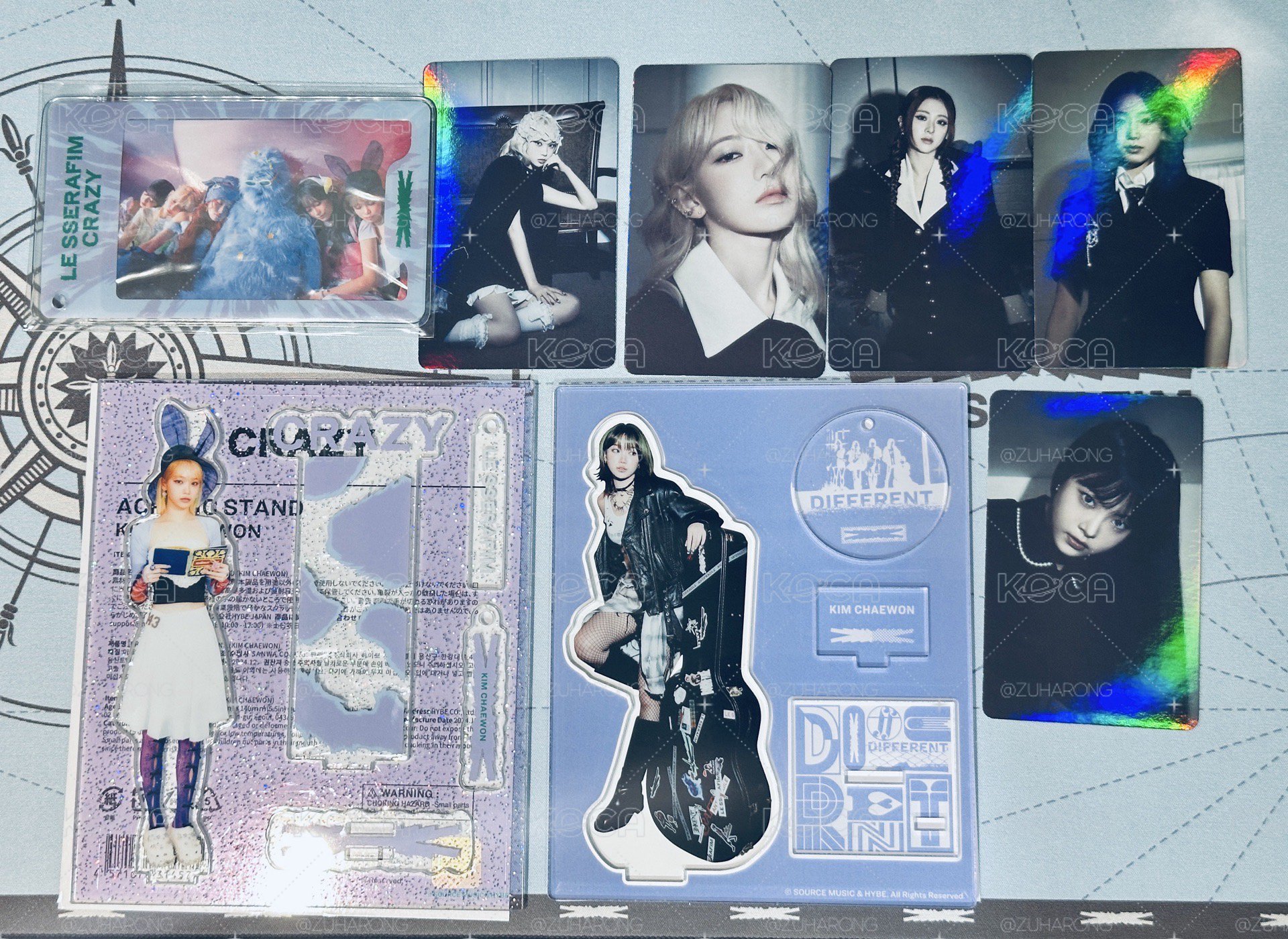 采源 Crazy JP 立牌+DIFFERENT 立牌+日咖預售卡套及一套卡