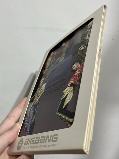 G-DRAGON ONE OF A KIND 「台版」 震古鑠金+天下大銅版 未拆 含資料夾 年代物 