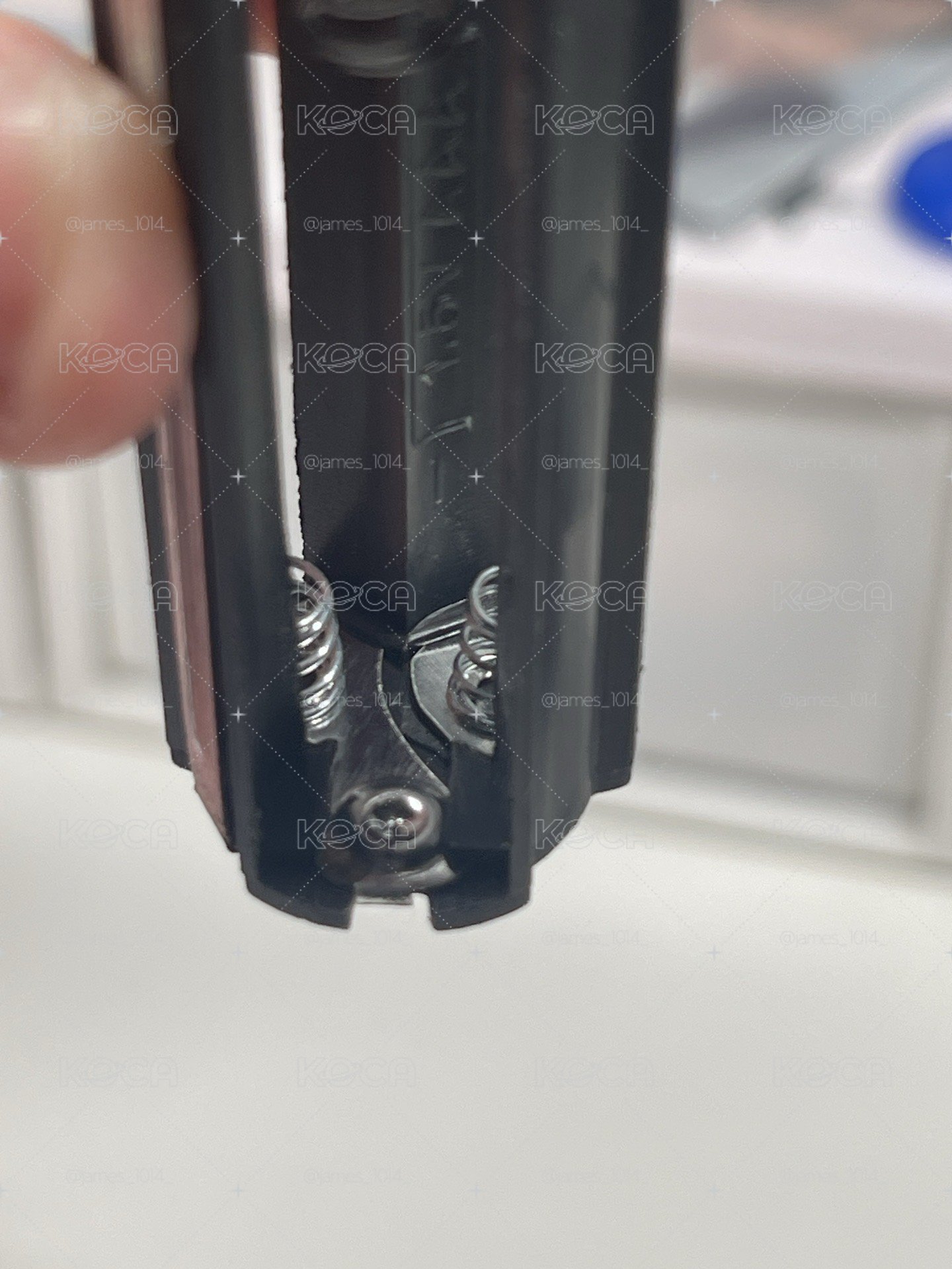 售2代手燈～裝電池的地方🈶微微生鏽但插電是沒問題的喔