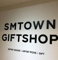 SM SMTOWN & GIFTSHOP