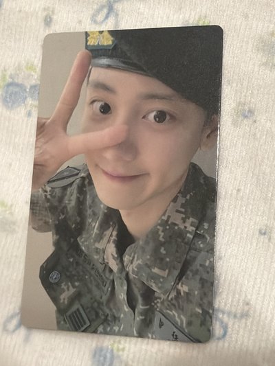 平替軍裝有瑕（圖二瑕）