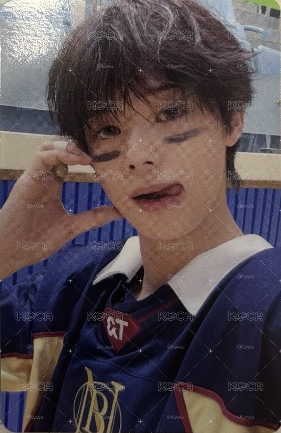 吐舌臉頰愛心