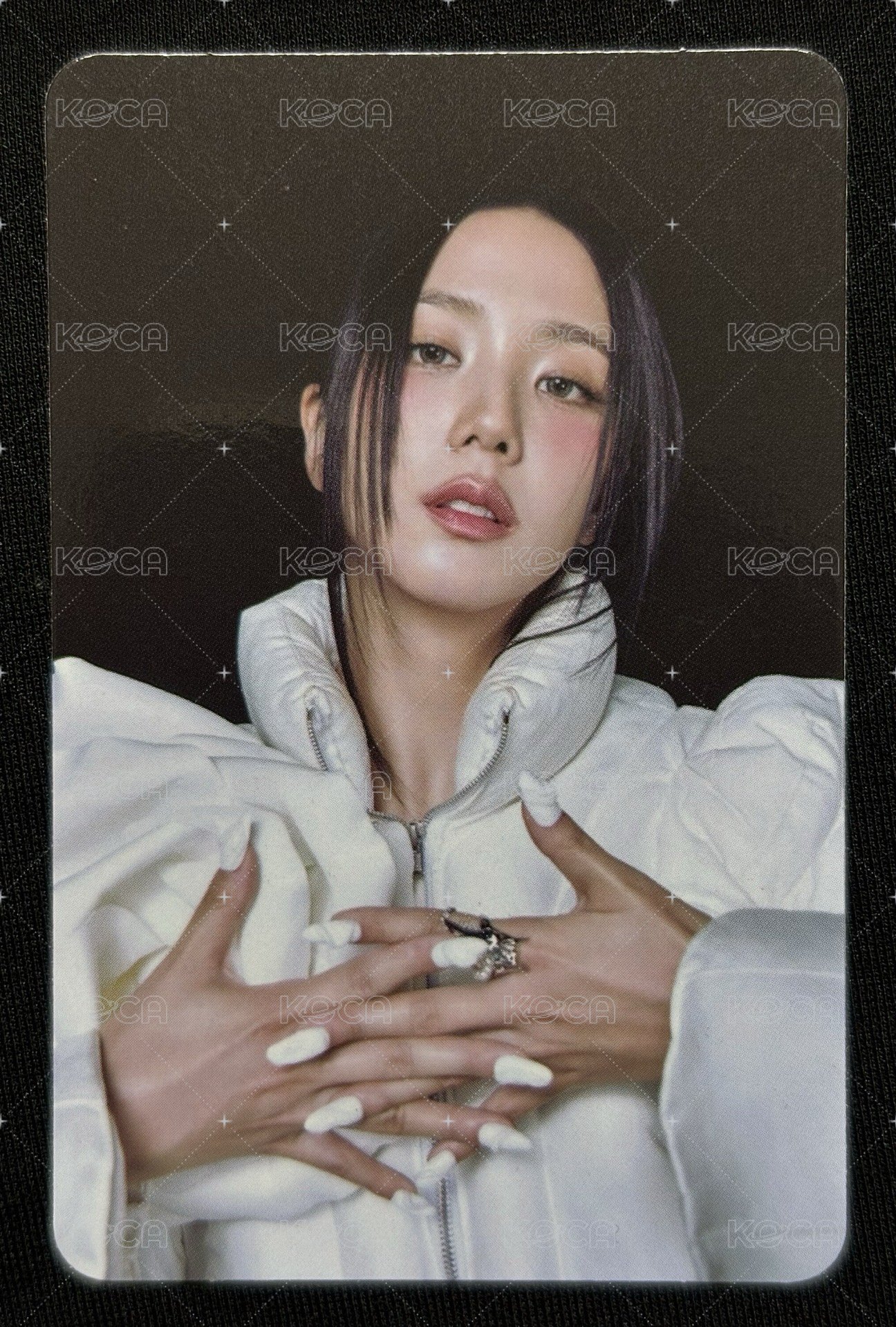 交叉手 Jisoo（金智秀）
