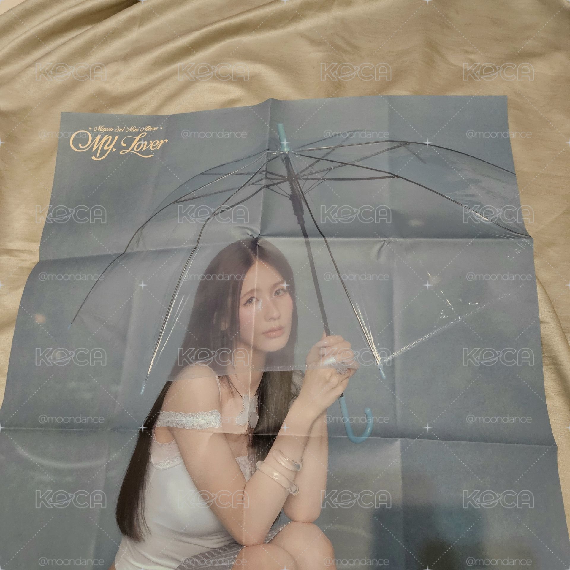 薇娟 MY, Lover 海報，撐傘