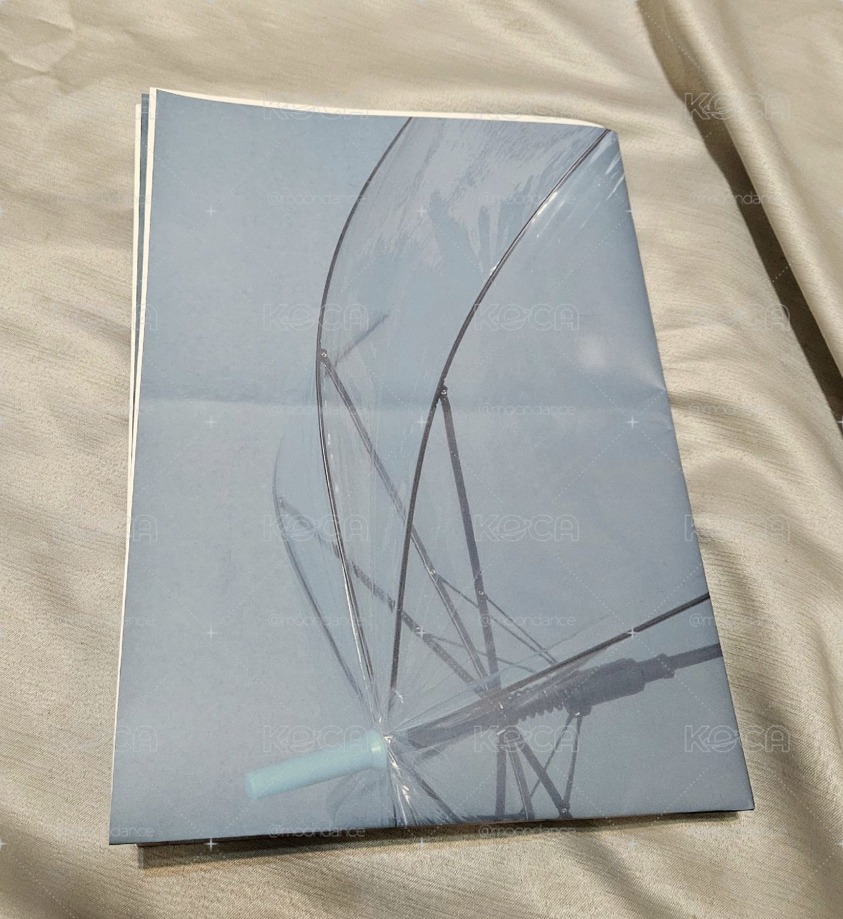 薇娟 MY, Lover 海報，撐傘