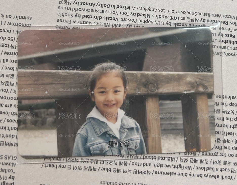 TWICE 效童年卡