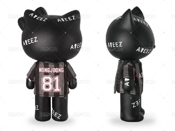 ATEEZ Figure (with T-shirt)
