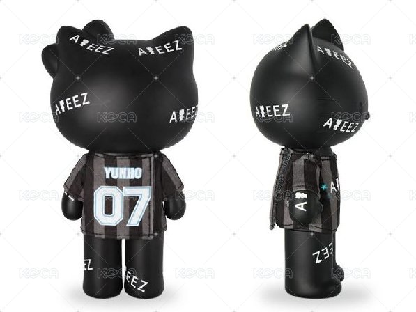 ATEEZ Figure (with T-shirt)