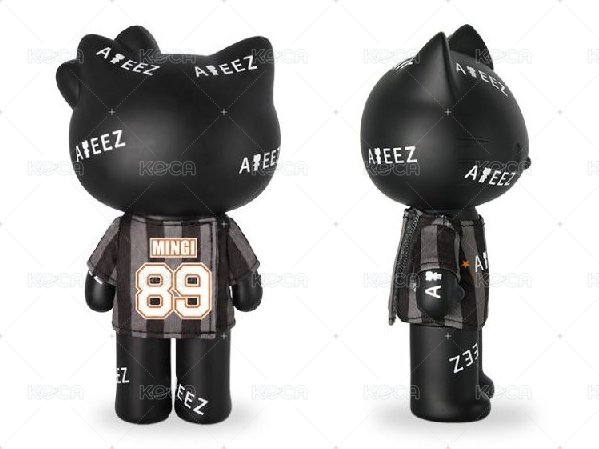 ATEEZ Figure (with T-shirt)