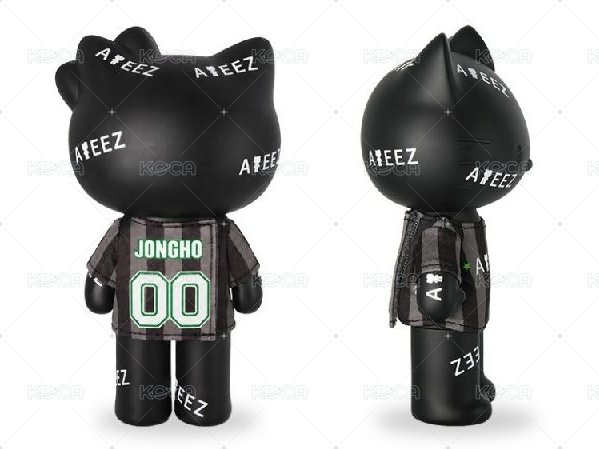 ATEEZ Figure (with T-shirt)