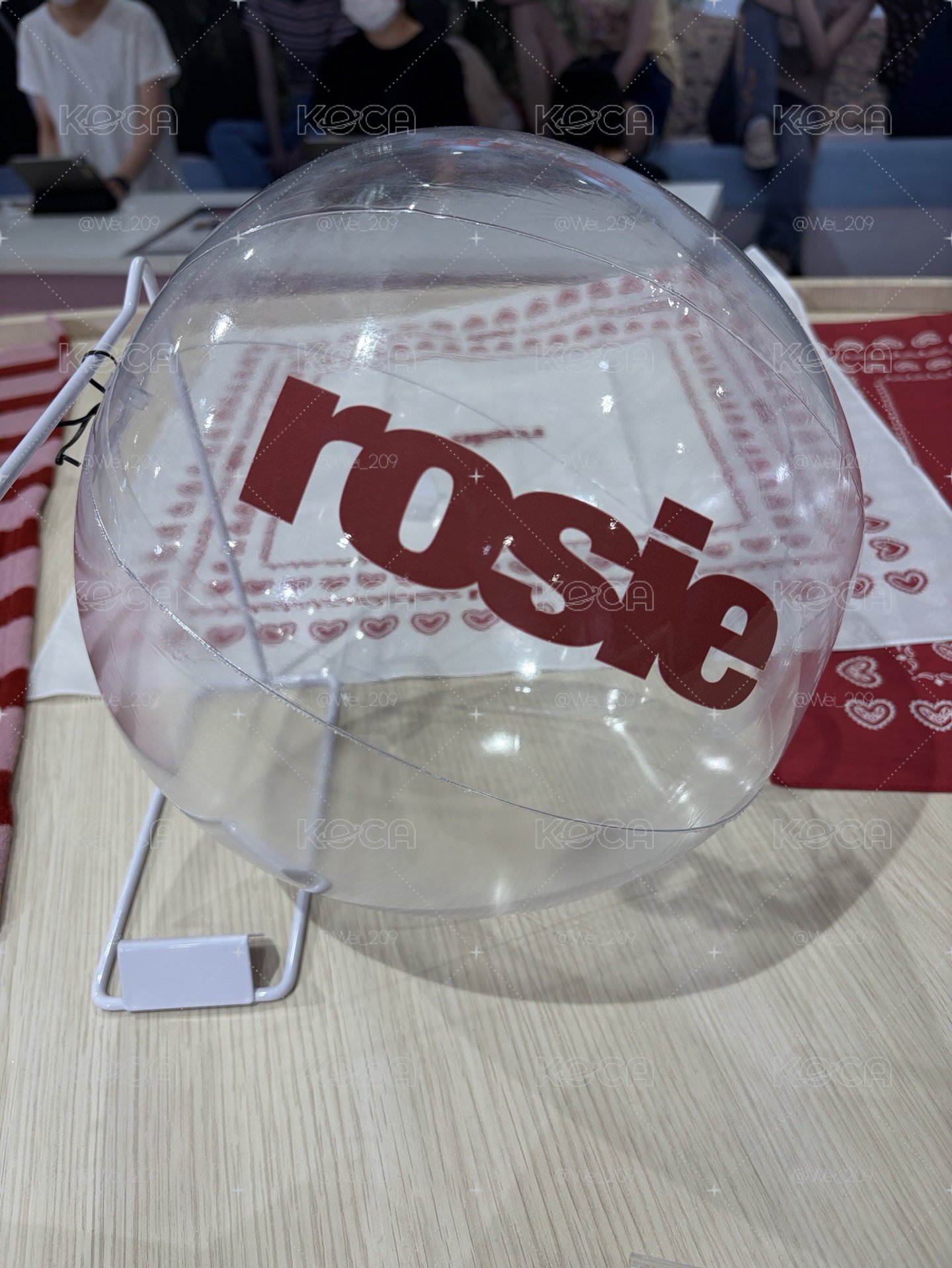 Rosé澀谷快閃沙灘球、滿額卡