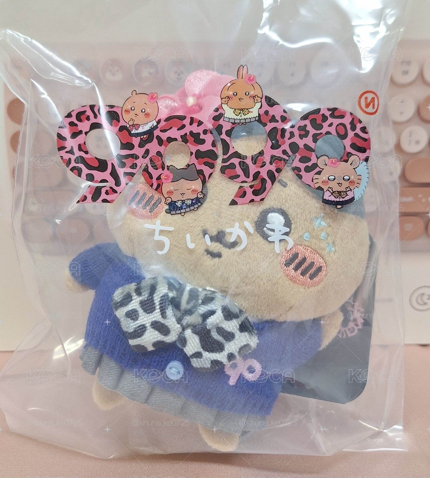 不綁直出！9090聯名 吊飾娃小八