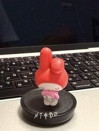 美樂蒂擁抱自己（無蛋殼）