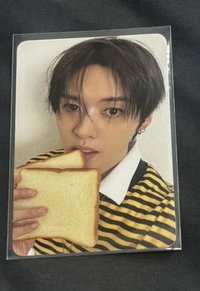 咬吐司 旻