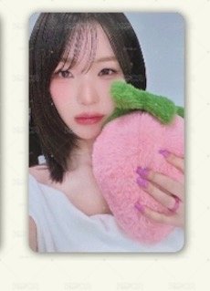 fromis_9 正規二1st預售特典 草莓 白