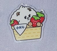 嘻嘻草莓徽章