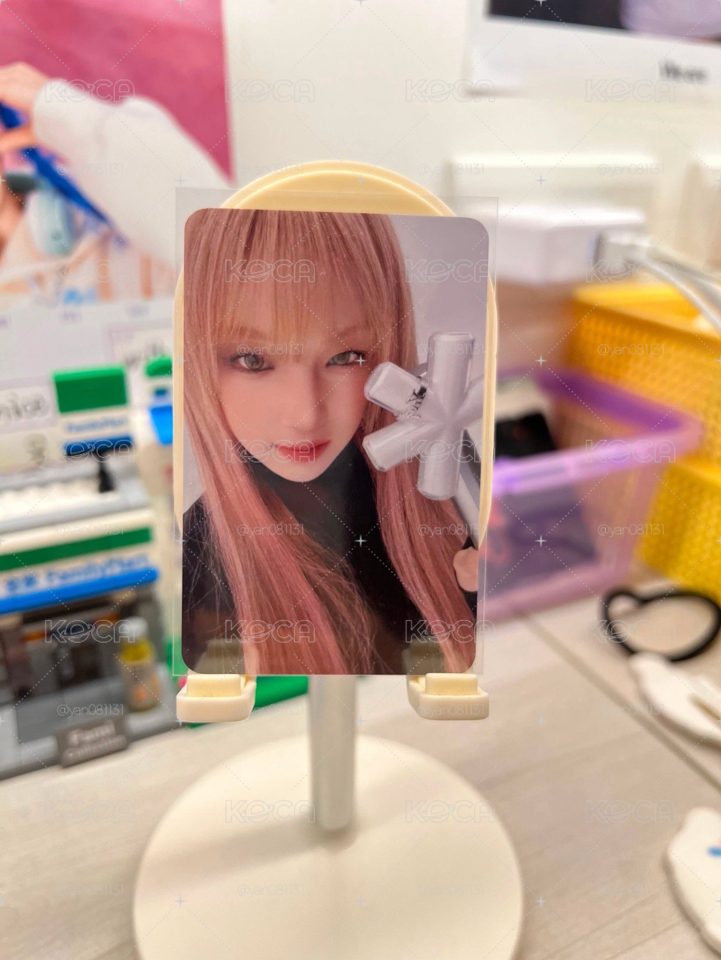 手燈琦