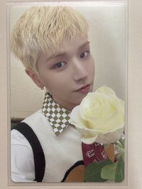 riwoo拿花( ⊃🌹⊂ )