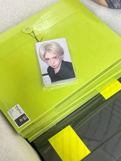 黃明昊《一人之眾》未拆專