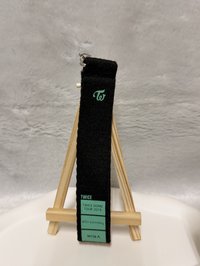 MINA 吊飾（商品完好，但有明顯使用痕跡）