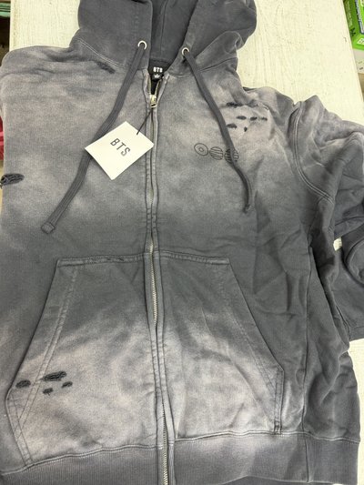 黑灰色外套
