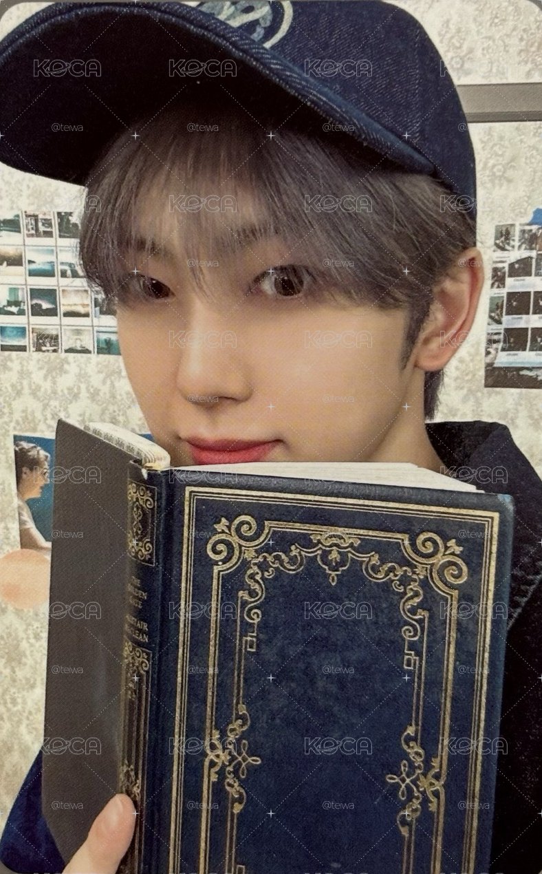 📖