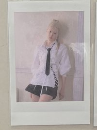 迷一拍立得靠牆