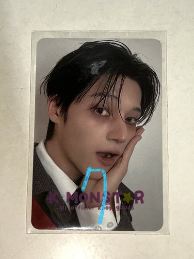 ATEEZ 友榮小卡