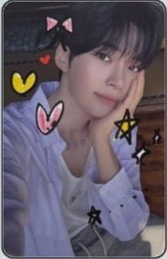日專回帰LOVE 通常盤 專輯卡 3.Cheek on Hand ver. (with PURIKURA Doodle)