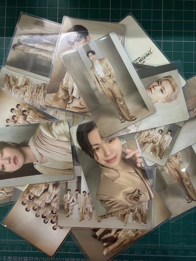 SEVENTEEN RIGHT HERE WORLD TOUR卡包卡