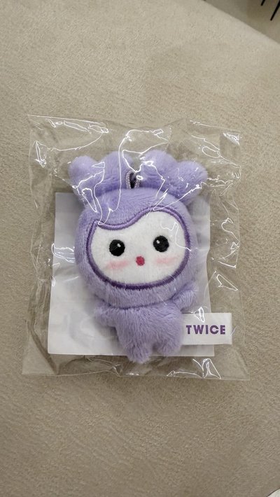 TWICE SANA 豆豆眼