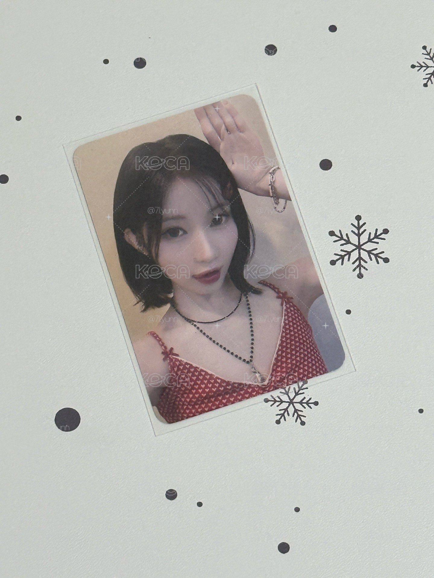 萌萌紅衣角