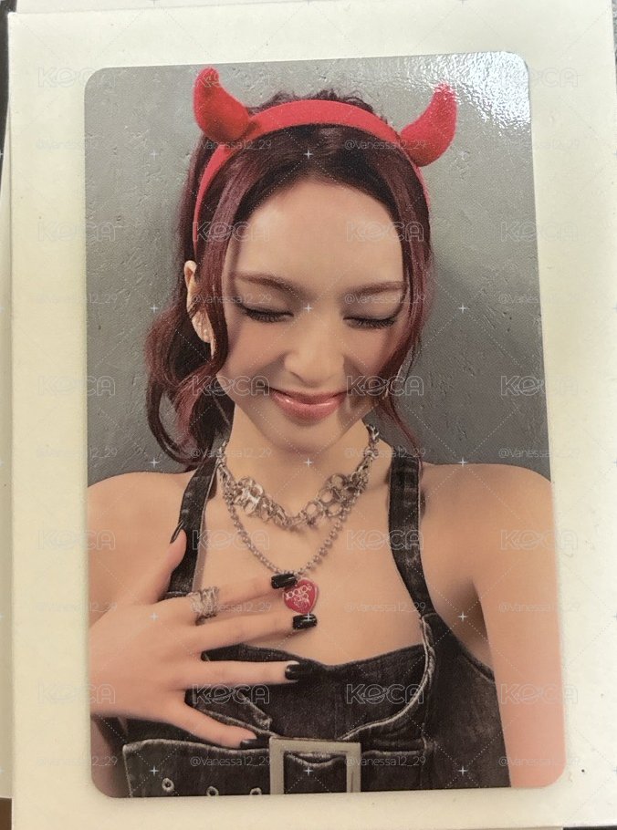 BABYMONSTER （CHIQUITA） 的官方小卡， 世巡 [춤(CHOOM)] 日本場快閃店隨機卡