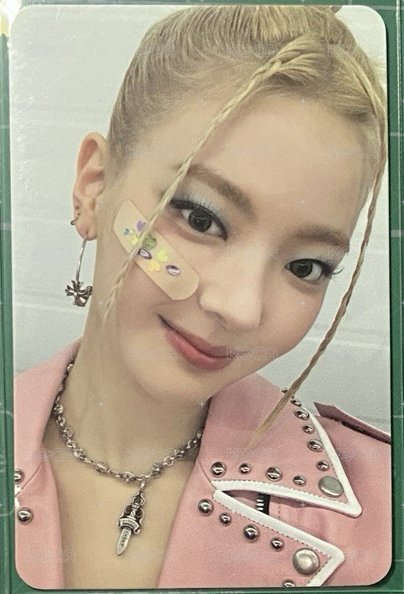 Lia（左）