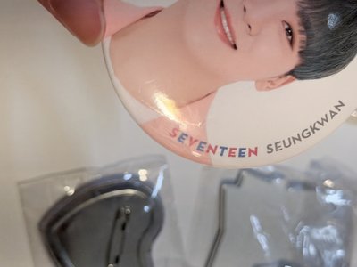 （現貨二手整圖出 整圖出）seventeen 勝寛盤🐻🍊 徽章 杯墊 立牌 吊飾