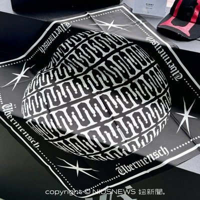 【《G-Dragon Media Exhibition : Übermensch in Taipei》】絲巾