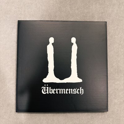 【《G-Dragon Media Exhibition : Übermensch in Taipei》】絲巾
