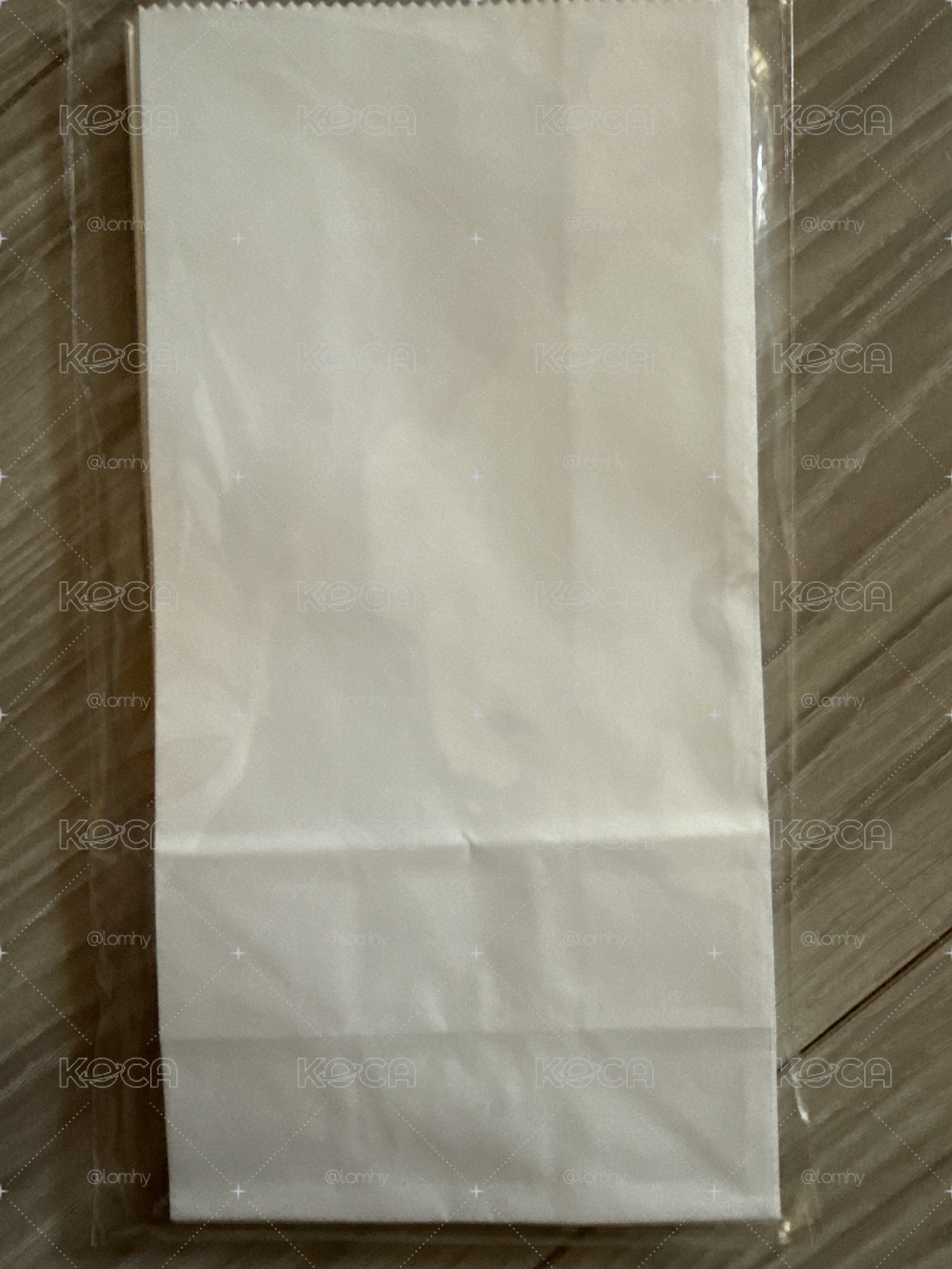 白色包裝紙袋