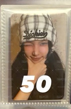 ILLIT YUNAH 專輯卡