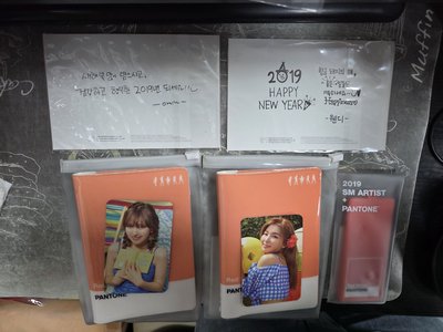 Red velvet PANTONE 護照套 行李吊牌