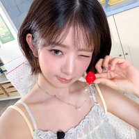 直井怜頰肉