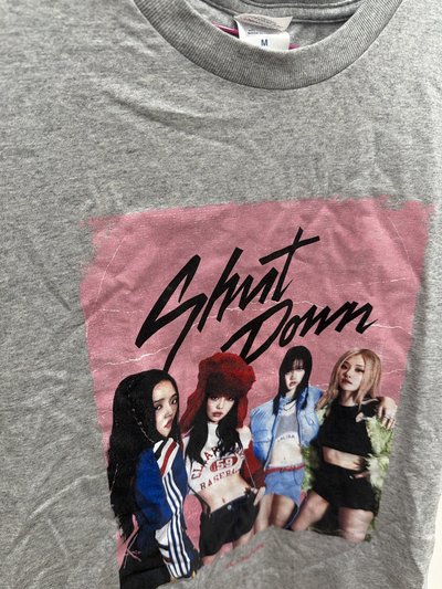 Born Pink場週衣服